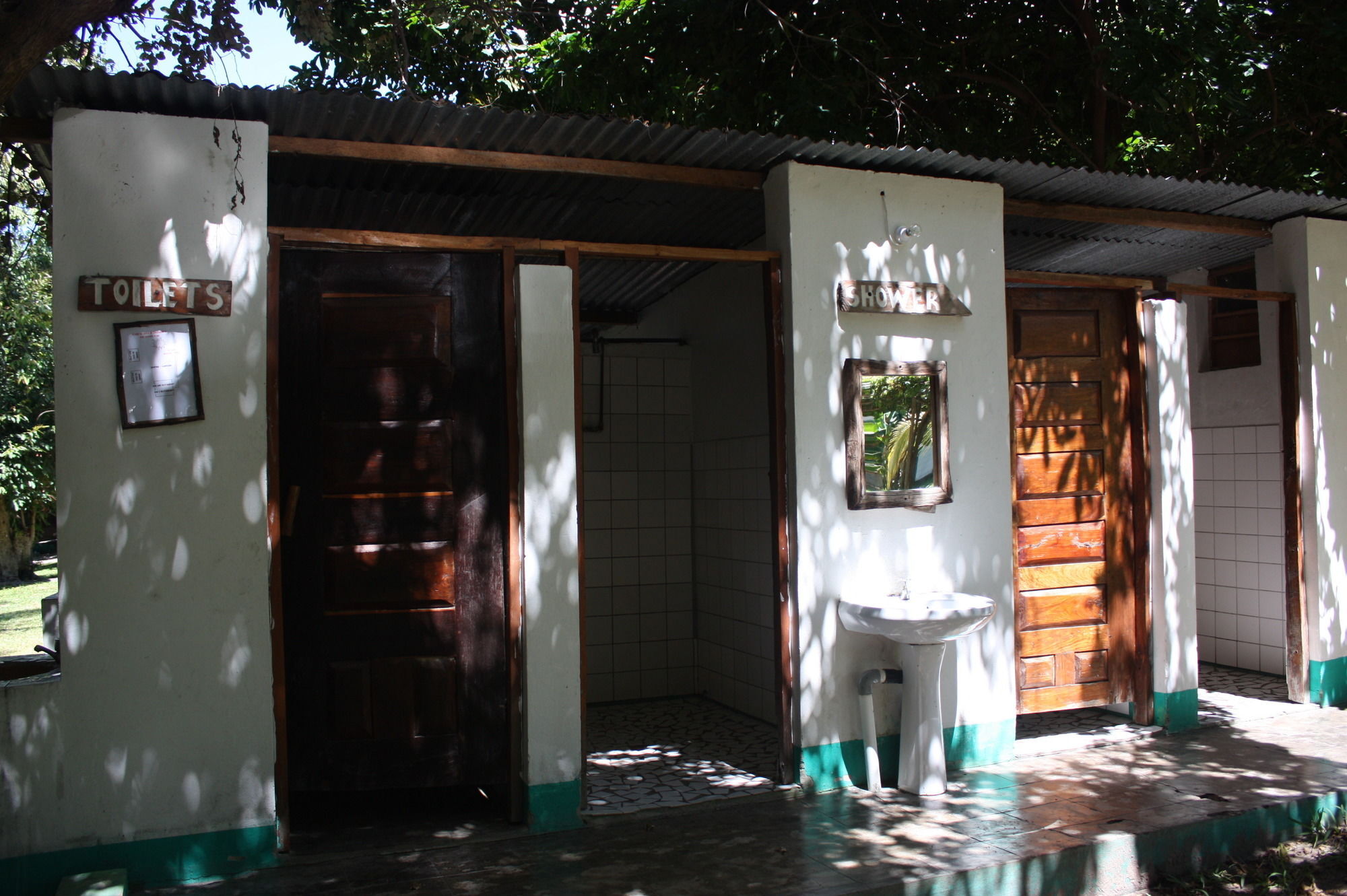 Baobab Beach Lodge And Backpackers Виланкулос Экстерьер фото