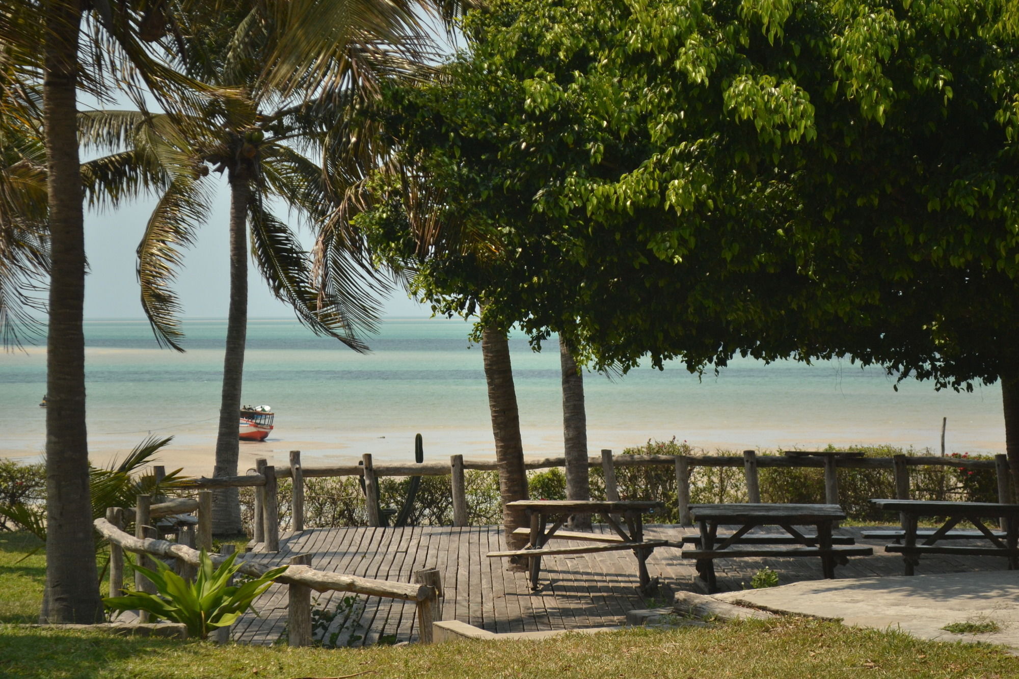 Baobab Beach Lodge And Backpackers Виланкулос Экстерьер фото